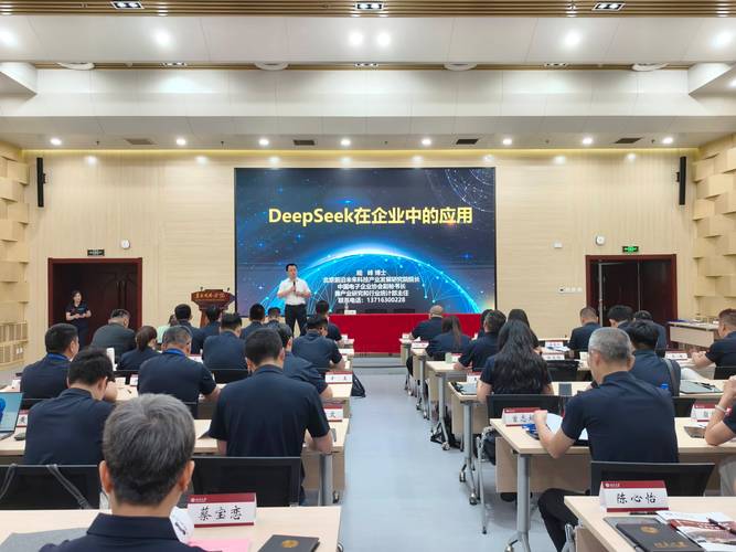 陆峰博士受邀北京大学厦门年轻培岸科技，共探前沿科技产业发展新路径